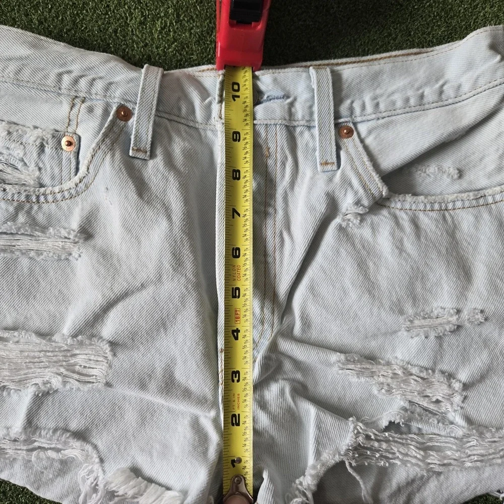 Levi's 501 High Rise Cutoff Distressed Button Fly Shorts Denim Women's Size 28